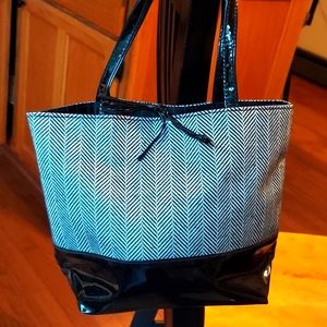 Estee Lauder mini bag/ case